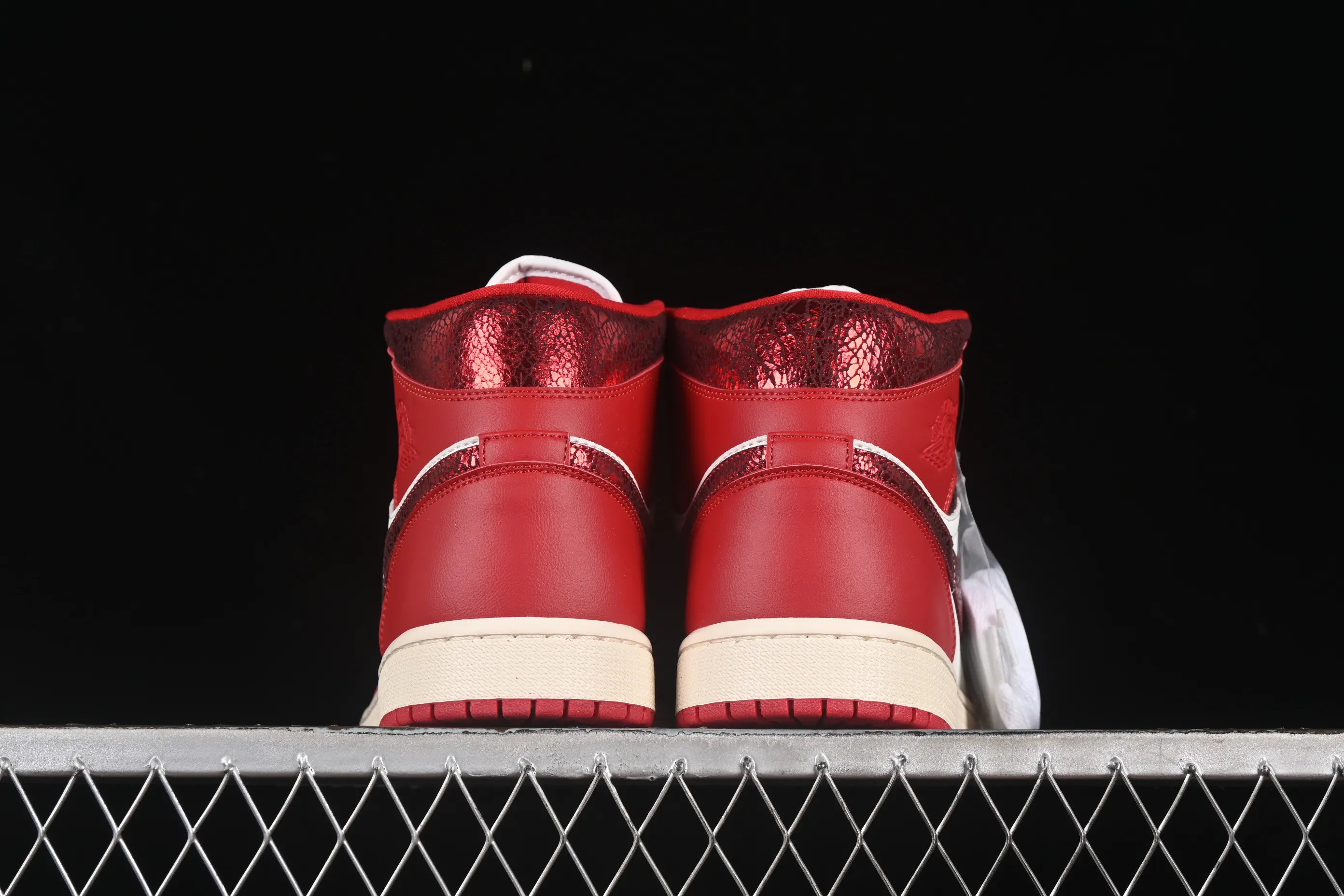 All categories Air Jordan Jordan series basketball shoes Air Jordan 1 Mid Air Jordan 1 Mid AJ1 Joe 1 China Red Mid-top cultural and casual sneakers HJ9337-106